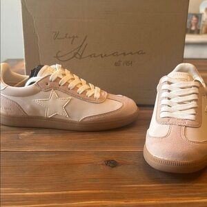 Vintage Havana Tiffany Sneakers in Blush & Cream 5.5 NIB
